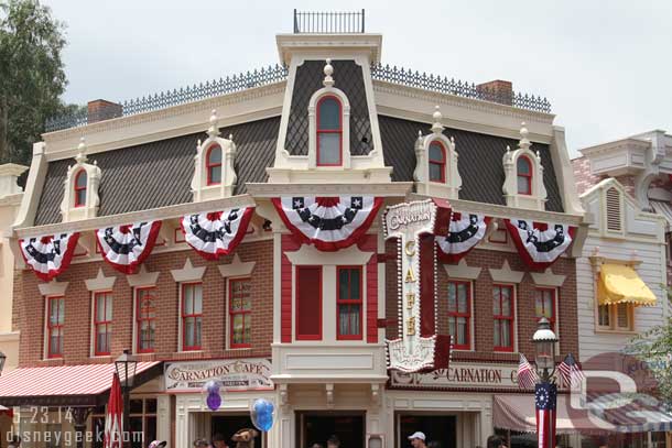 A better picture of the patriotic overlay on Main Street.