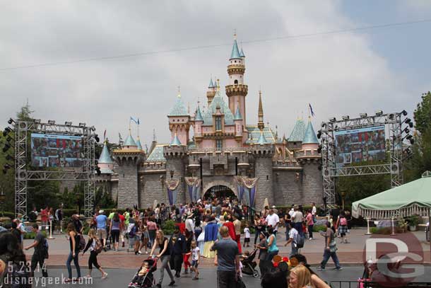 Two large screens flanked the castle today. They were showing guest Twitter and Instagram pictures. 