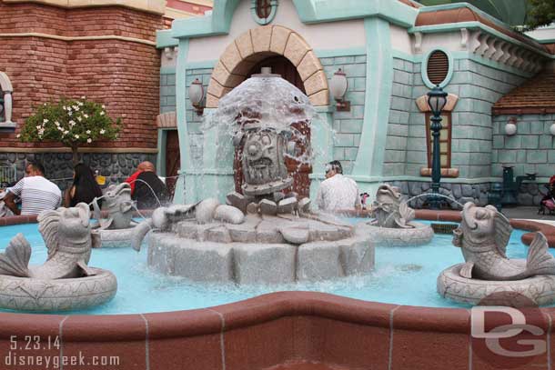 The fountains are out from behind walls.  This one is missing Roger though.