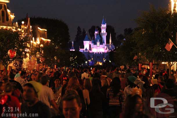 Back to Disneyland.  The park was much more crowded but still not holiday crowded.. more like summer.