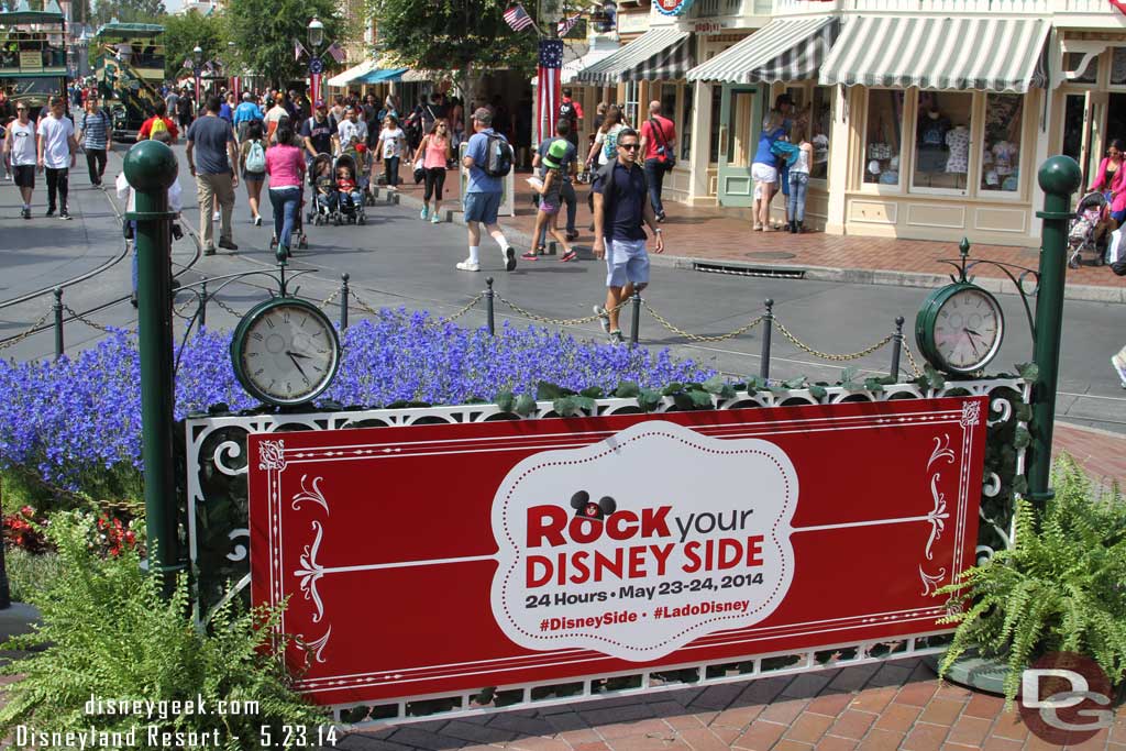 A better picture of the photo op on Main Street.