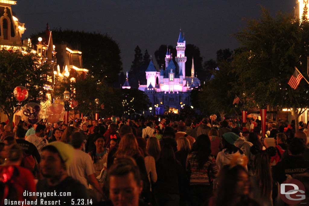 Back to Disneyland.  The park was much more crowded but still not holiday crowded.. more like summer.