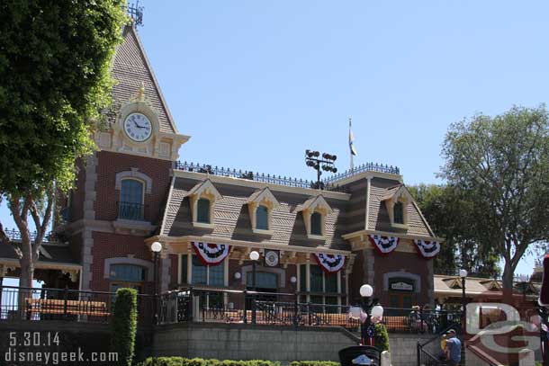 Time to visit Disneyland.  Noticed one of the light units was up, it appeared to be stuck and stayed up all day/evening.