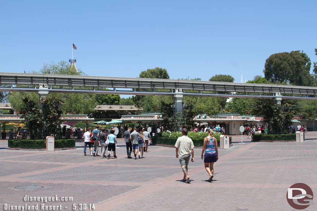 No lines to get into the parks right now.  It was just after 1pm.