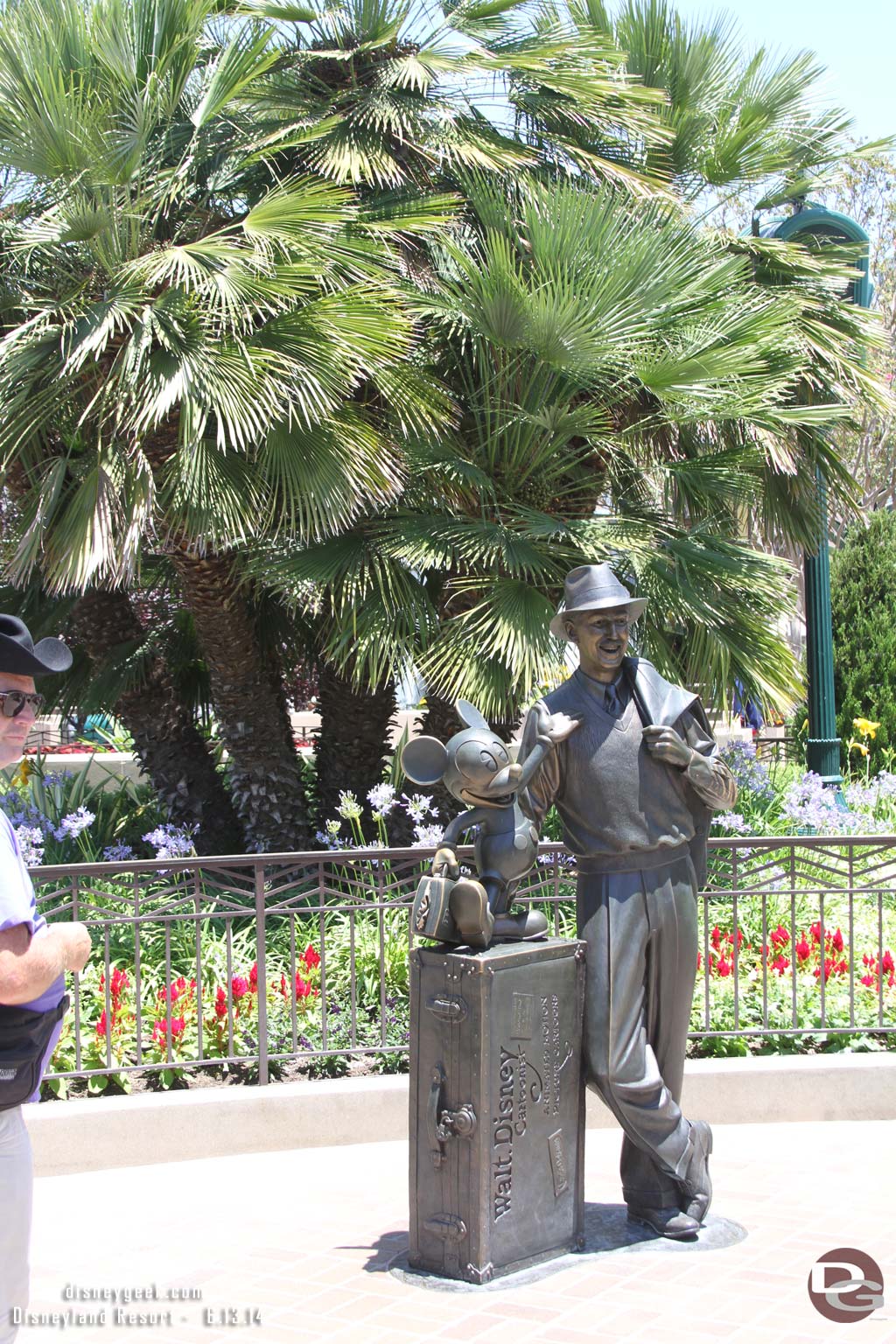 Storytellers Statue in Carthay Circle on Buena Vista Street.