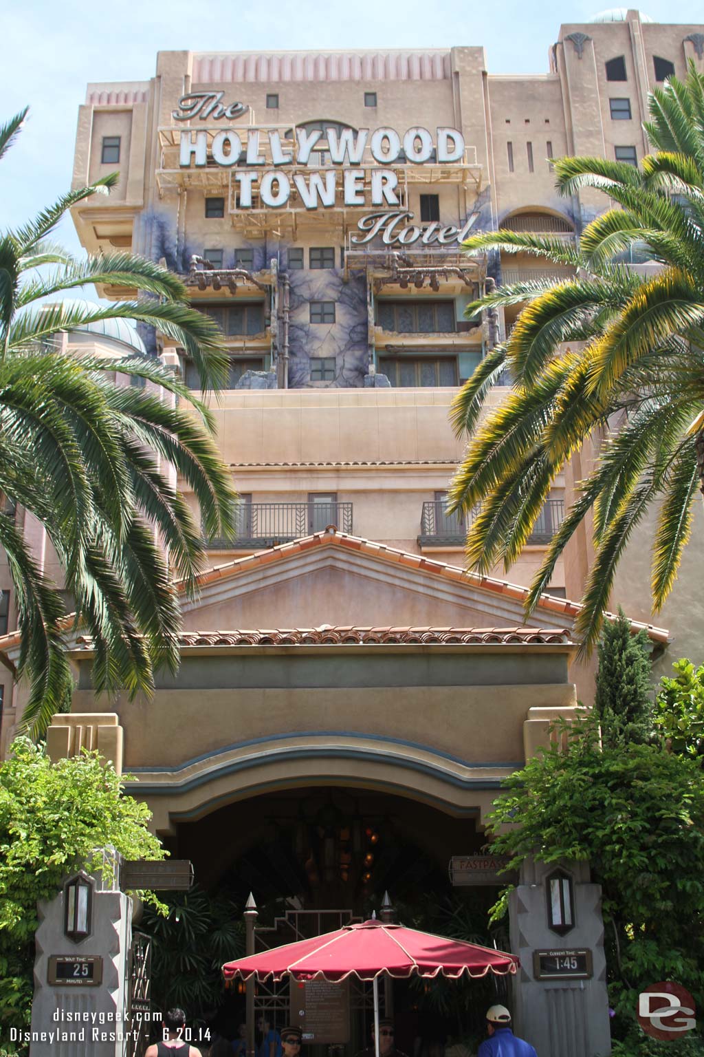 Tower of Terror was back in operation today.  And with no Grad Nite only a 25 min wait.