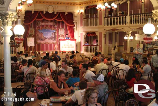 The Horseshoe was full of guests.