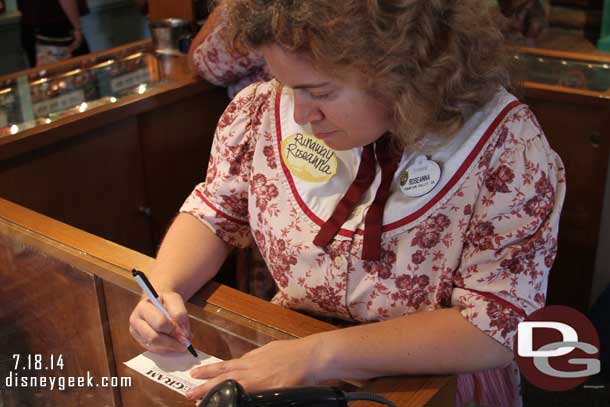 We returned to Frontierland after the show and finally found Runaway Rosanna, who responded to the telegraph.