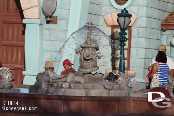Walked through Toontown.  No changes.. Roger is still missing from the fountain.