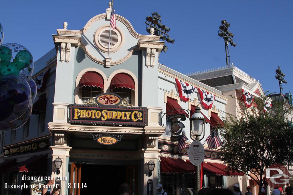 A new sign on Main Street, on the lamp post.