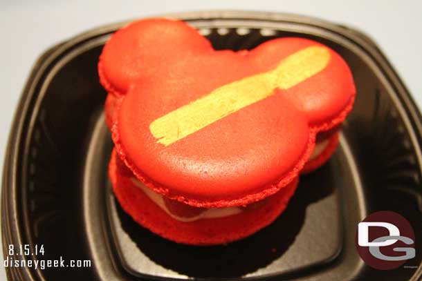 A USC inspired Mickey Macaroon... only 2 more weeks until Football season starts.. FIGHTON!