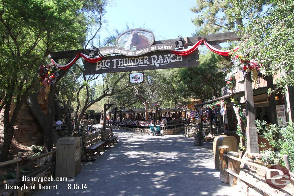 Stopped by the Big Thunder Ranch to listen to the Music of Nashville