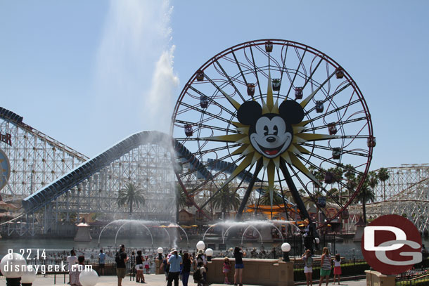 Goofy was conducting a concert when I arrived in Paradise Pier.