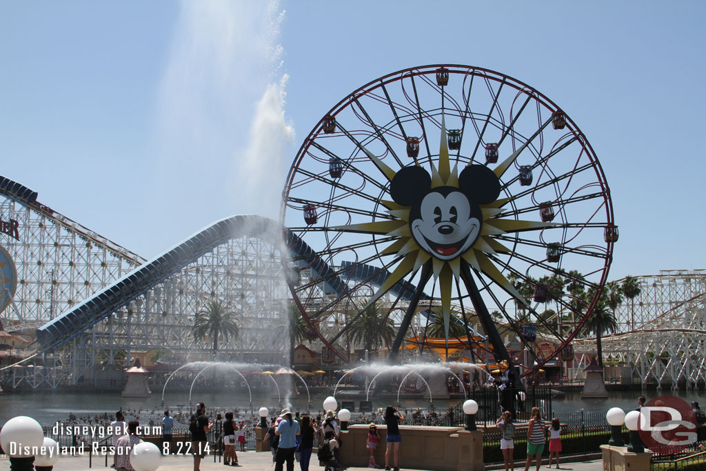 Goofy was conducting a concert when I arrived in Paradise Pier.