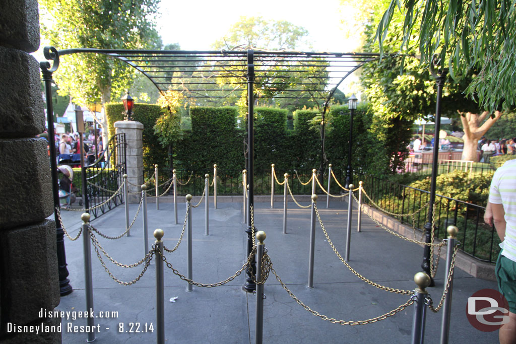 A fairly rare sight.. an empty queue for Mr. Toad.