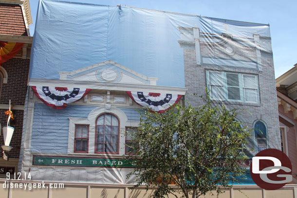 More scaffolding and wraps up on Main Street.  So most of the East side of the block is under wraps.