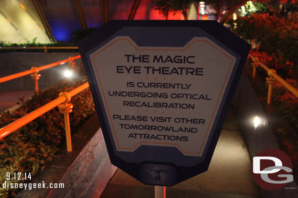 The closed sign for the Magic Eye theater.