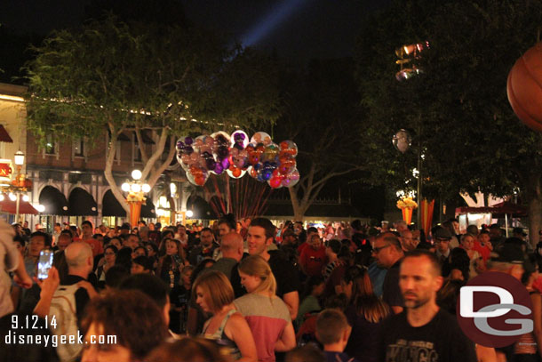 Seemed like more guests trying to enter the park than usual as I was trying to leave after the show.