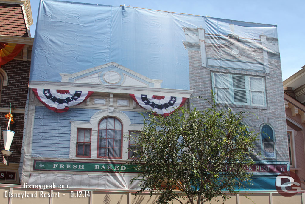 More scaffolding and wraps up on Main Street.  So most of the East side of the block is under wraps.