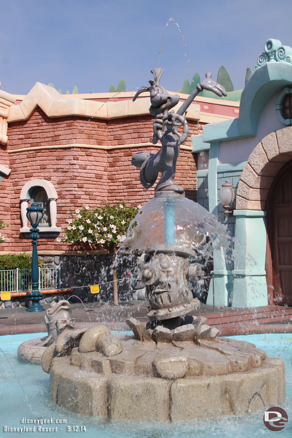 Roger Rabbit has returned atop the fountain.