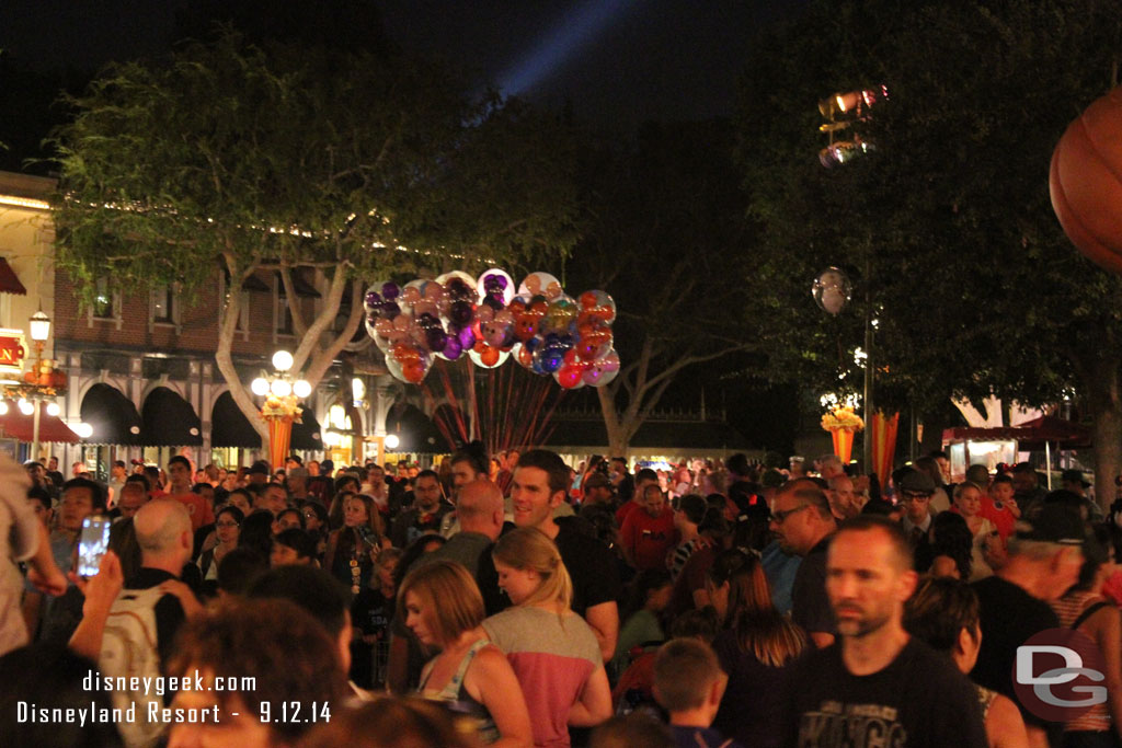 Seemed like more guests trying to enter the park than usual as I was trying to leave after the show.