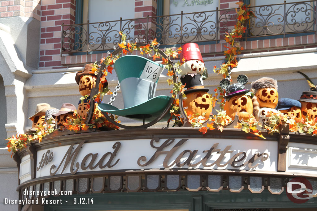 One of the few shops that has pumpkins to match the theme outside (others have windows, but most of the roof top pumpkins are generic).