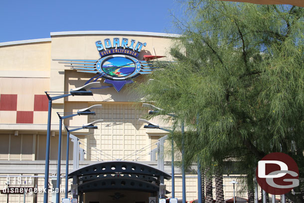 This afternoon you could walk right into Soarin the stand by line was inside the door.