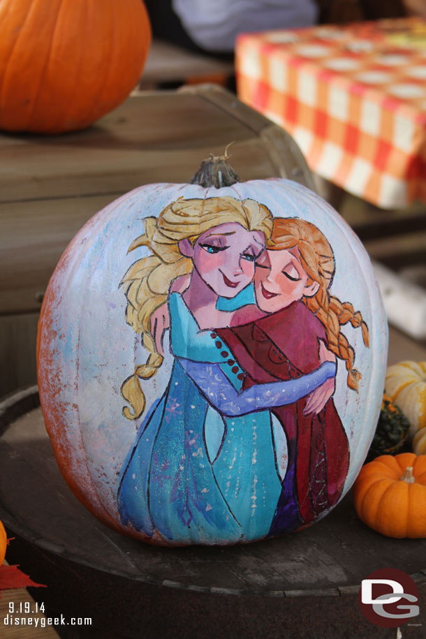 Anna and Elsa - Frozen - Pumpkin