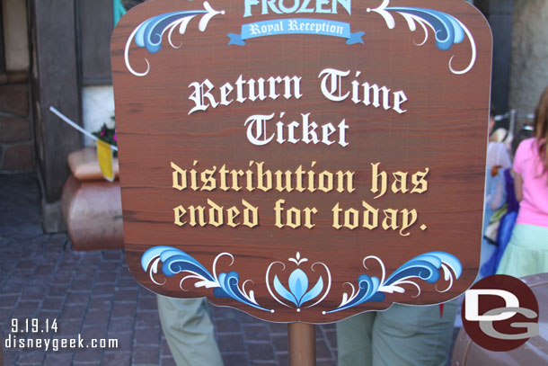 The Royal Reception has some signage to let you know what is going on with the virtual standby line (wonder why they just did not make it a FastPass vs introducing new vocabulary)