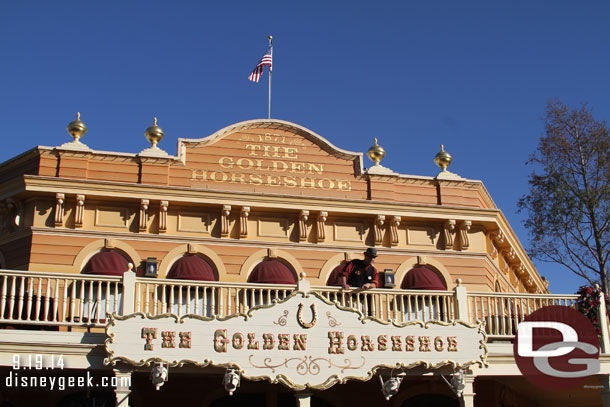 It was just after 5pm and the Hoedown was underway as I passed the Golden Horseshoe