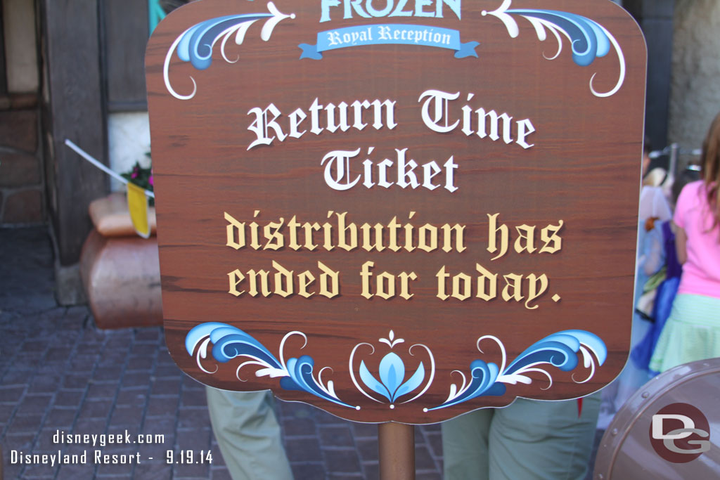 The Royal Reception has some signage to let you know what is going on with the virtual standby line (wonder why they just did not make it a FastPass vs introducing new vocabulary)