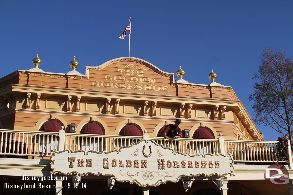 It was just after 5pm and the Hoedown was underway as I passed the Golden Horseshoe