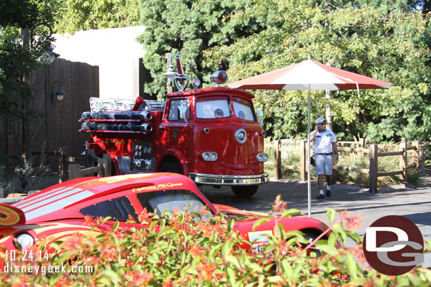 Red out waiting for guests as Lightning cruised by.