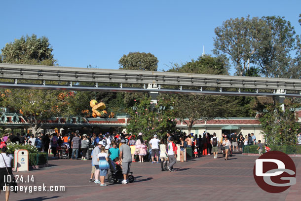 Time to head to Disneyland.  To the right guests lining up for the party.  To the left out of frame empty turnstiles for us day guests.