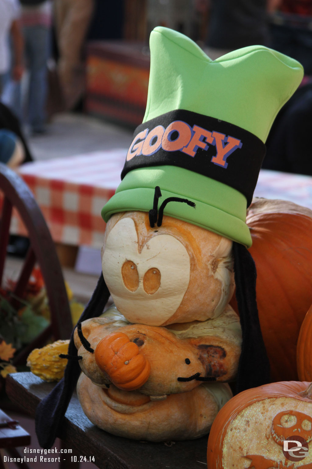 Goofy made out of pumpkins