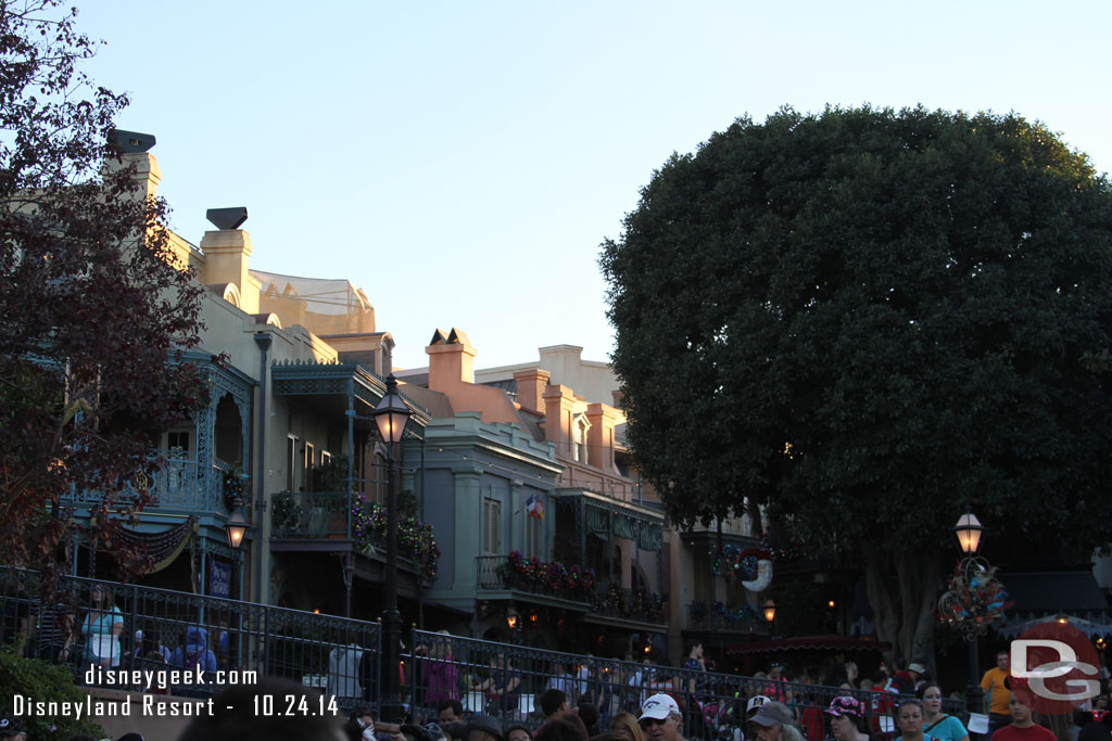 Some Christmas decorations are up in New Orleans Square, will stop by there on the way back.