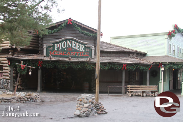 Frontierland was quiet as I passed through.