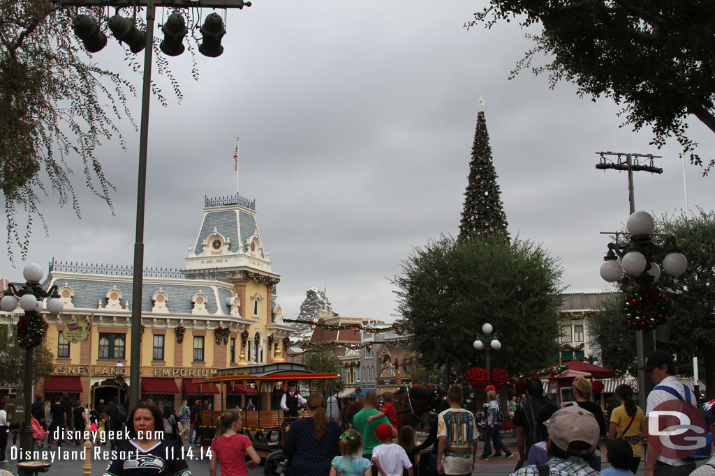 Made my way over to Disneyland.  The Christmas tree and Garland are both up this week.