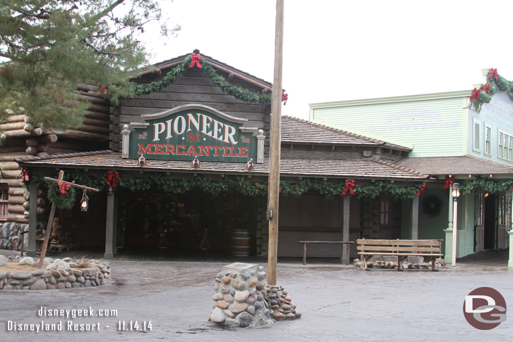 Frontierland was quiet as I passed through.