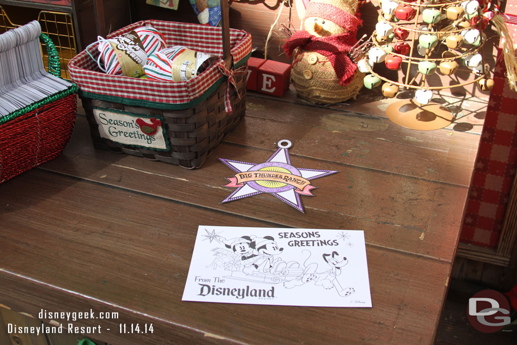 Christmas cards and stars that you can color are available in the holiday crafts area.