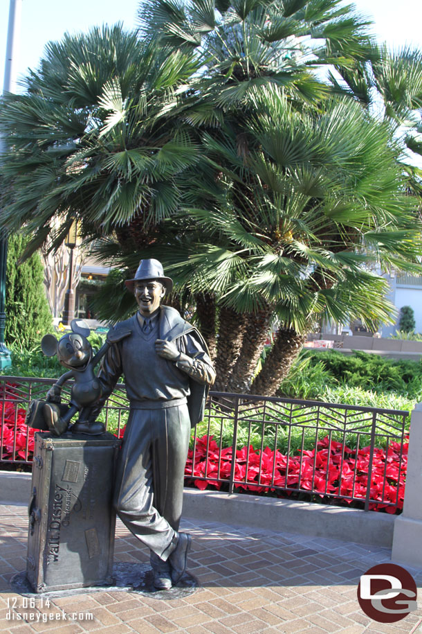 Walt and Mickey - Storytellers Statue