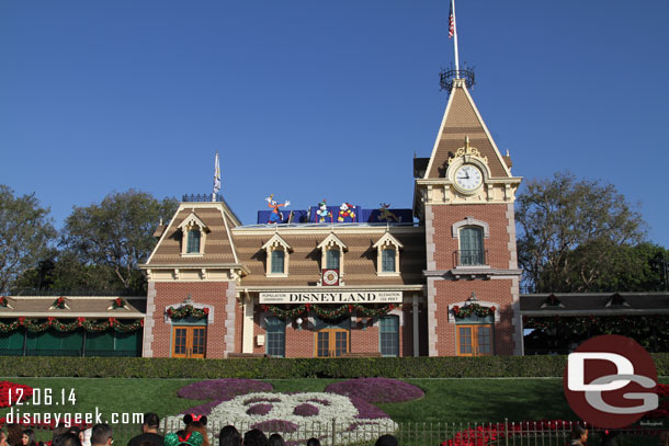 Over to Disneyland.  This is Candlelight weekend so Town Square is taken over for the event and you can see signs of this as soon as you enter the park.