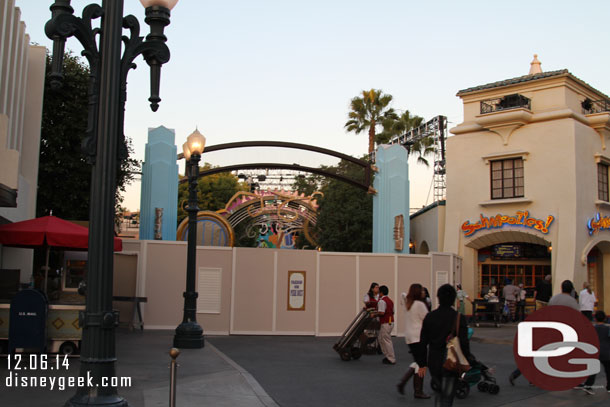 Made a quick trip down Hollywood Blvd.  The Backlot area is walled off as the Frozen Make Over is underway.