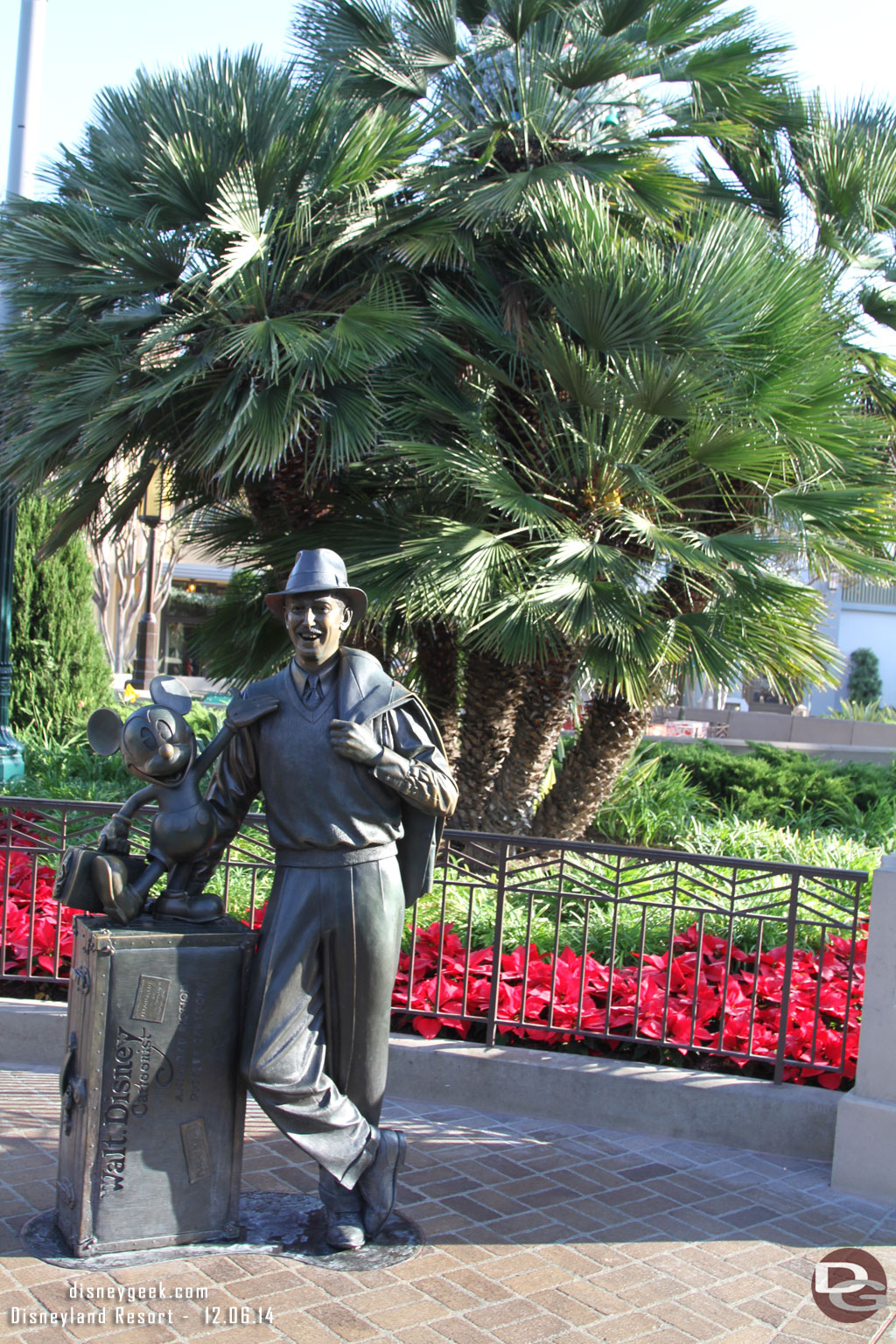 Walt and Mickey - Storytellers Statue