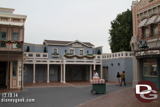 A new popcorn cart on Main Street USA.