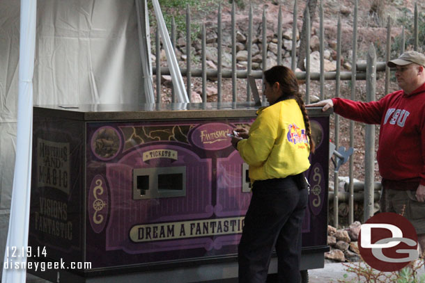 Still distributing FastPasses for the 10:45pm Fantasmic!