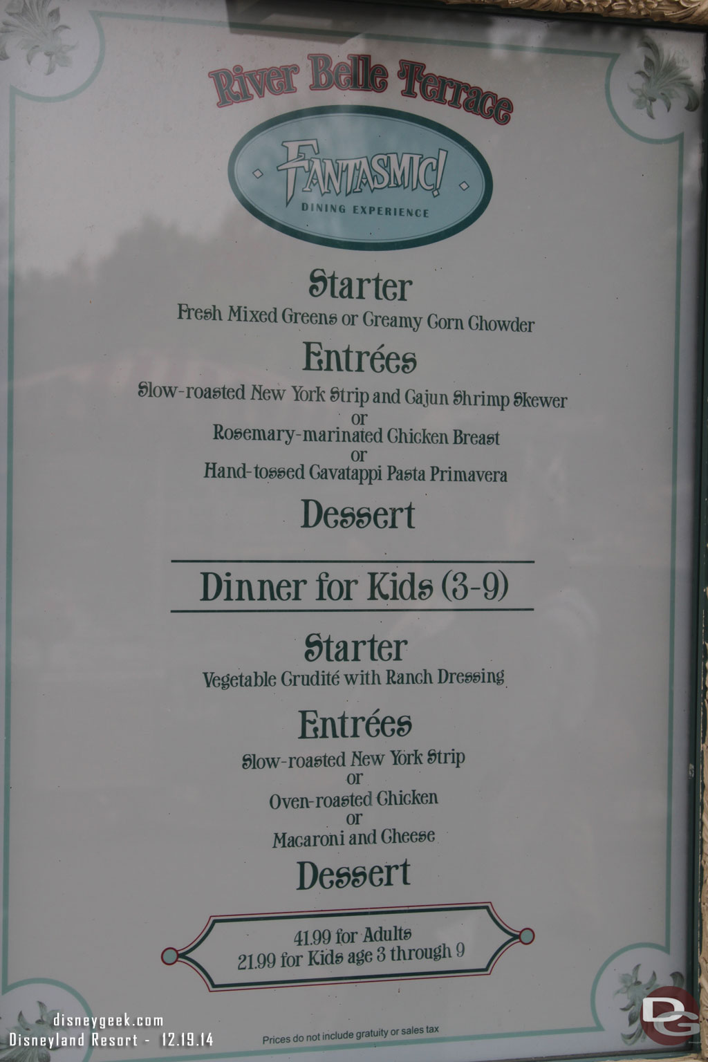 A look at what you get at the River Belle Terrace with the Fantasmic Dinner package.