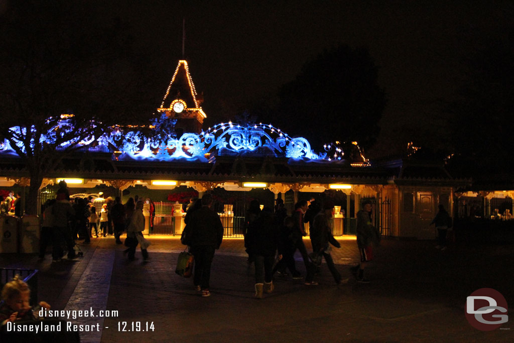 I was in luck this evening.  No lines to get into Disneyland.