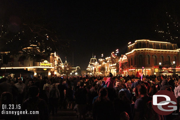 The crowd on Main Street as I made my way to the exit to head for home.