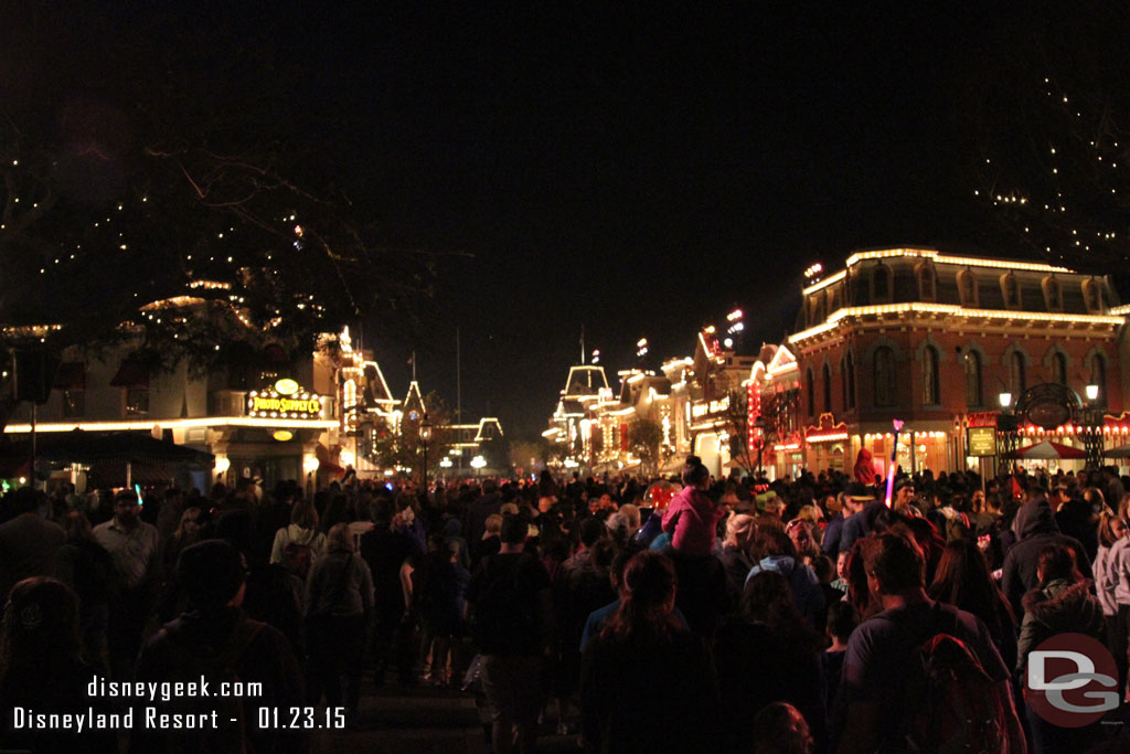 The crowd on Main Street as I made my way to the exit to head for home.